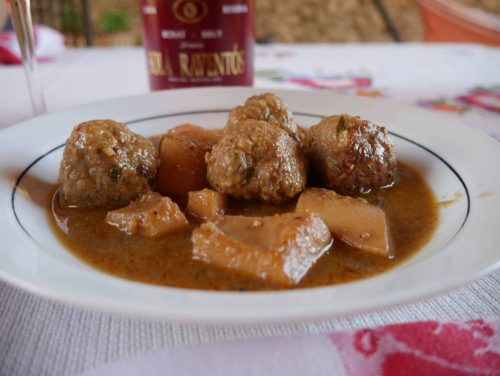 Cuttlefish and Meatballs with Cava